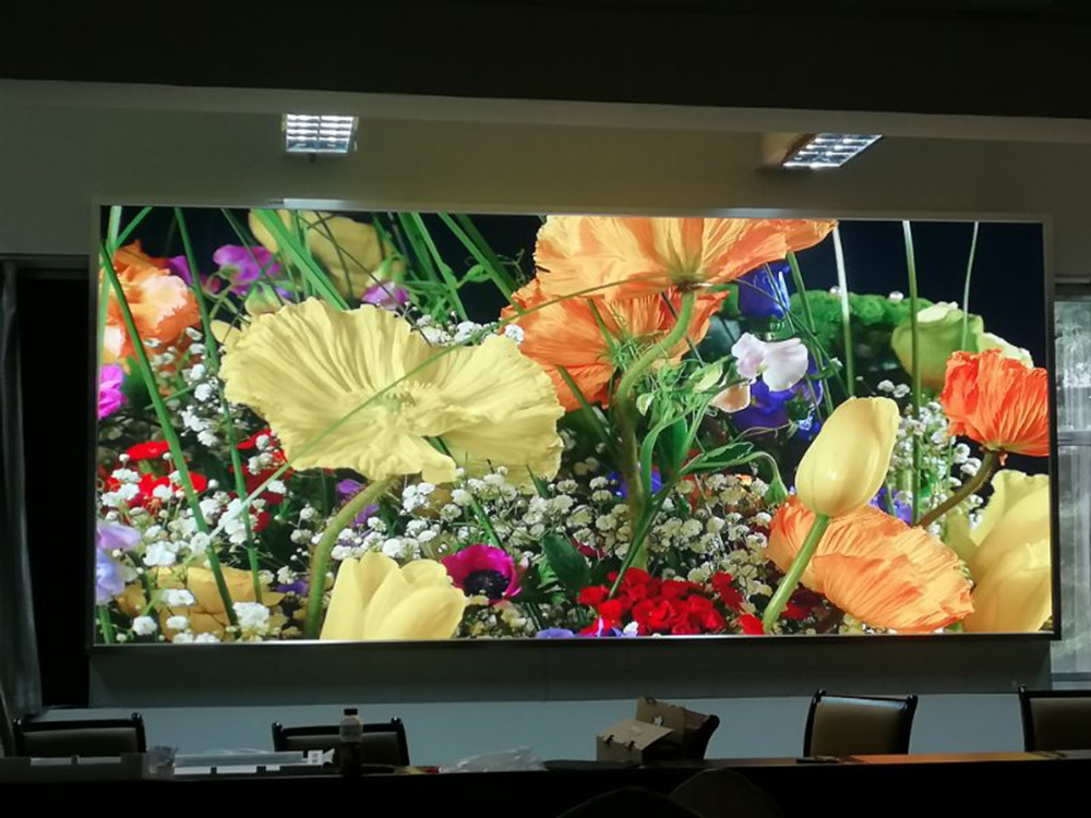 河南鄭州LED顯示屏故障，出現(xiàn)花屏?xí)r怎么辦？