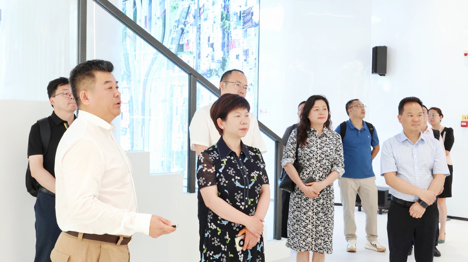 利亞德與成都市郫都區(qū)達(dá)成戰(zhàn)略合作 推動(dòng)成都影視城建設(shè)